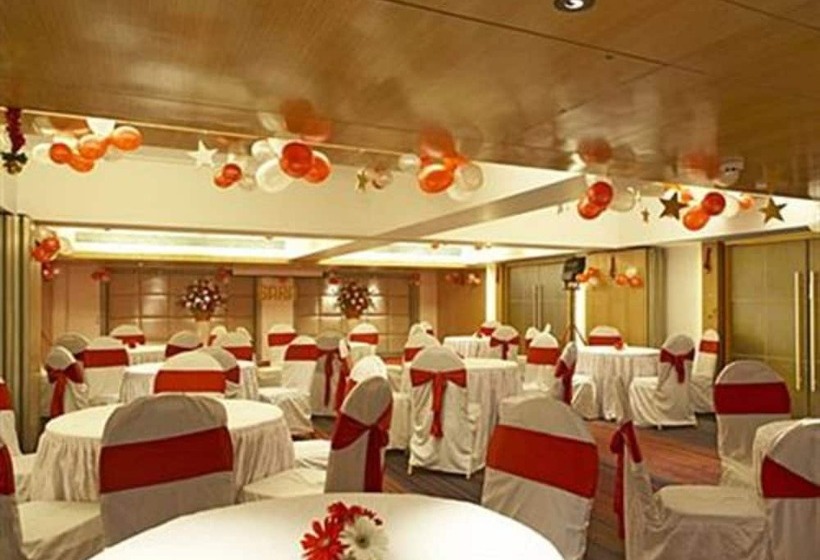 فندق Satkar Residency