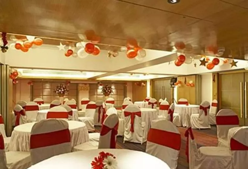 Отель Satkar Residency