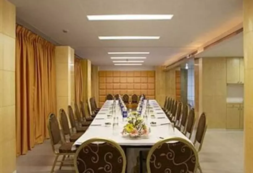 Отель Satkar Residency