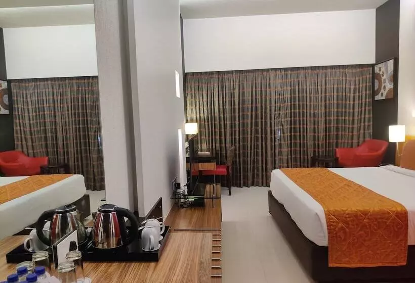 Отель Satkar Residency