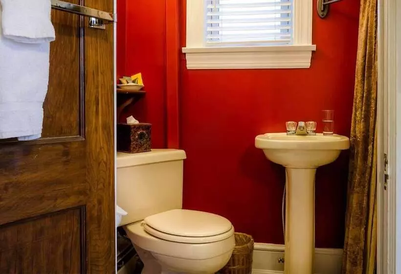 Отель Carisbrooke Inn Bed & Breakfast