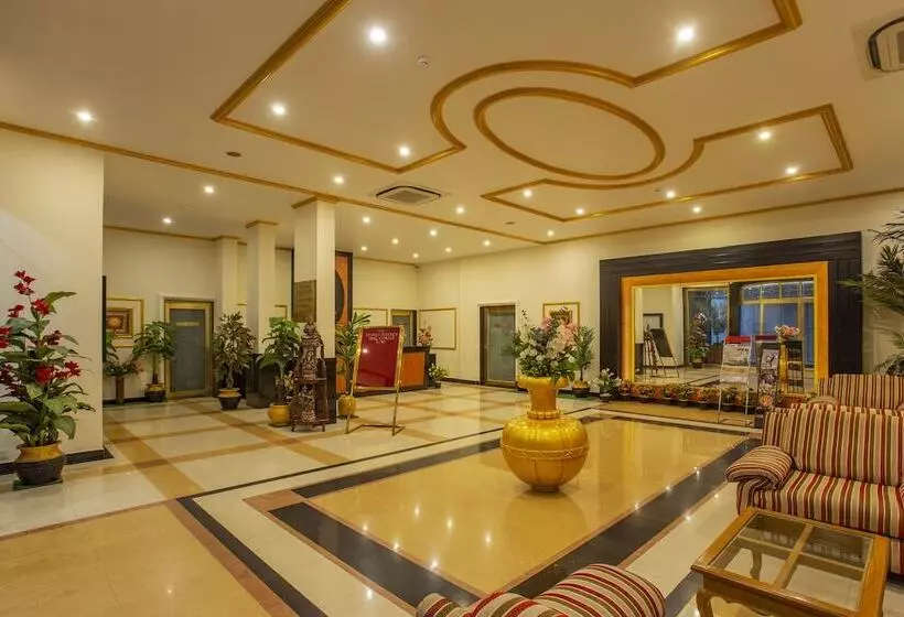 Отель The Grand Regency