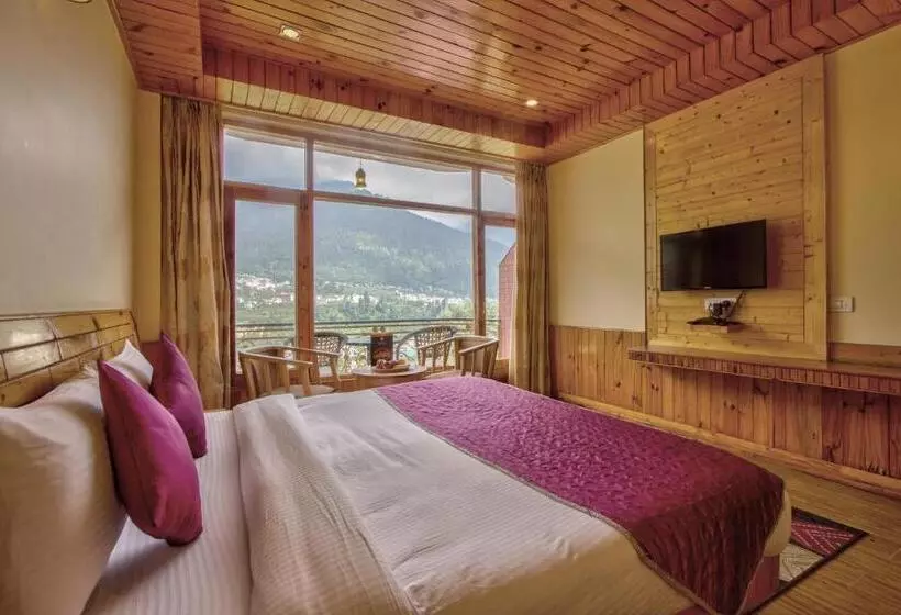 هتل The Holiday Resorts And Cottages