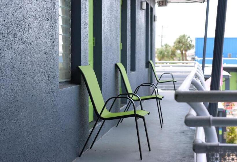 ホテル Travel Inn Fort Pierce