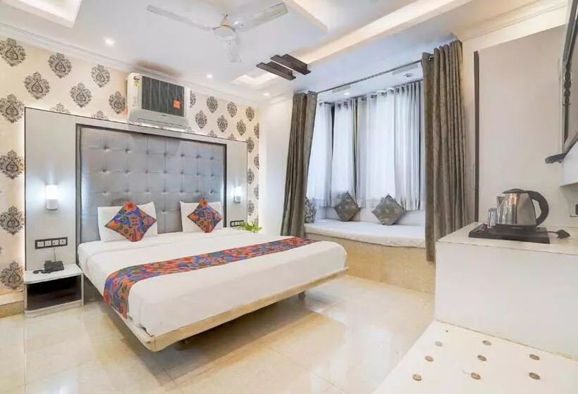 Hotel Mandiram Palace