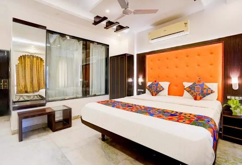 Hotel Mandiram Palace