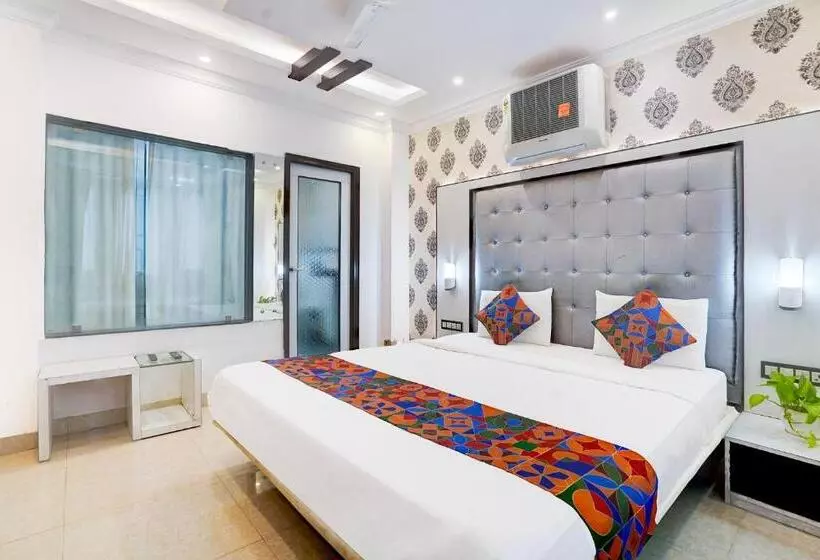 Hotel Mandiram Palace