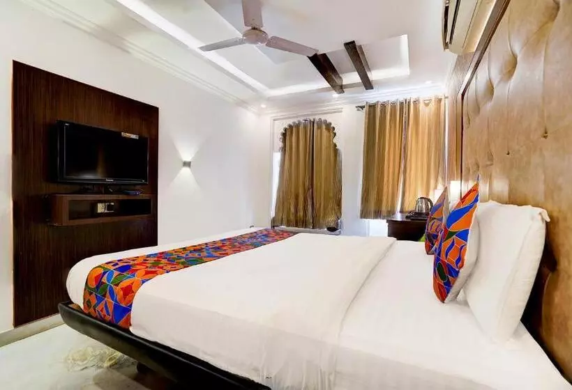 Hotel Mandiram Palace