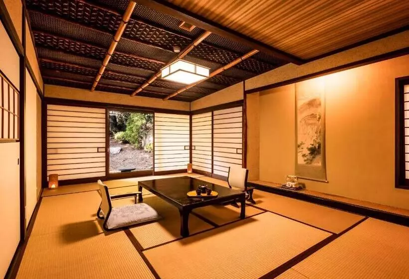 هتل Ooedo Onsen Monogatari Premium Saiki Bekkan