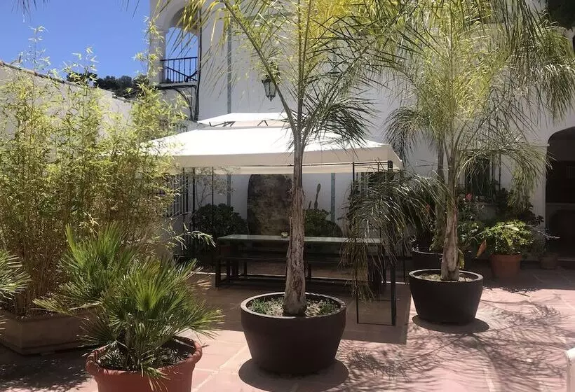 Apartamentos Turísticos La Mundial