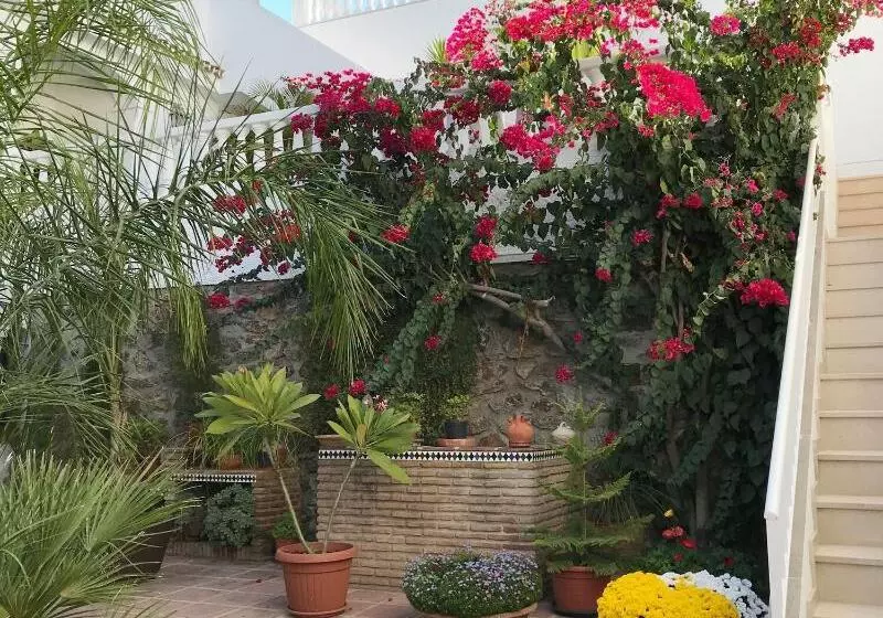 Apartamentos Turísticos La Mundial