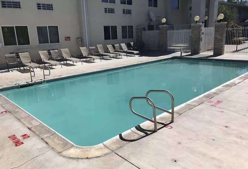 Отель Americas Best Value Inn Cedar City