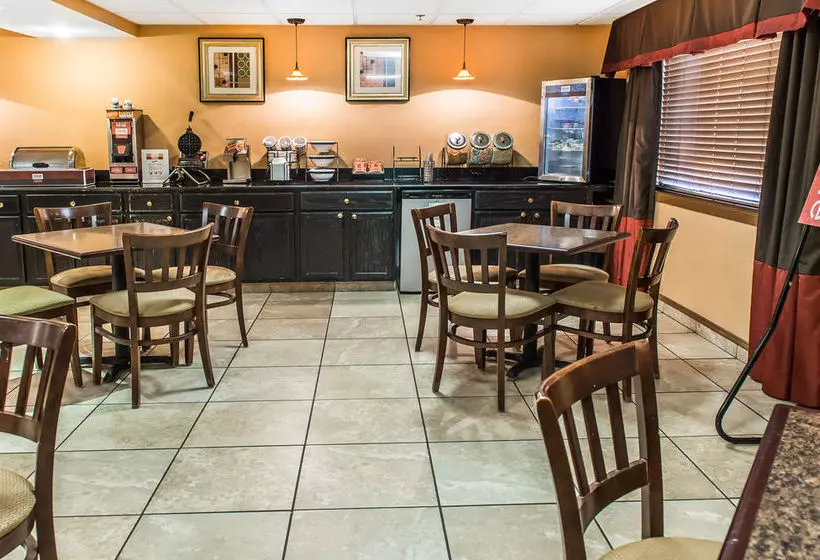 酒店 Quality Inn Greensburg