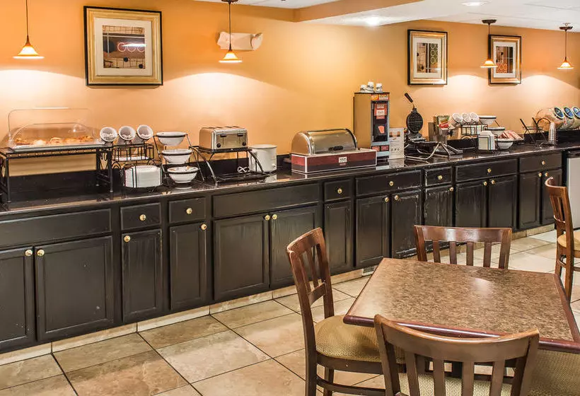 酒店 Quality Inn Greensburg