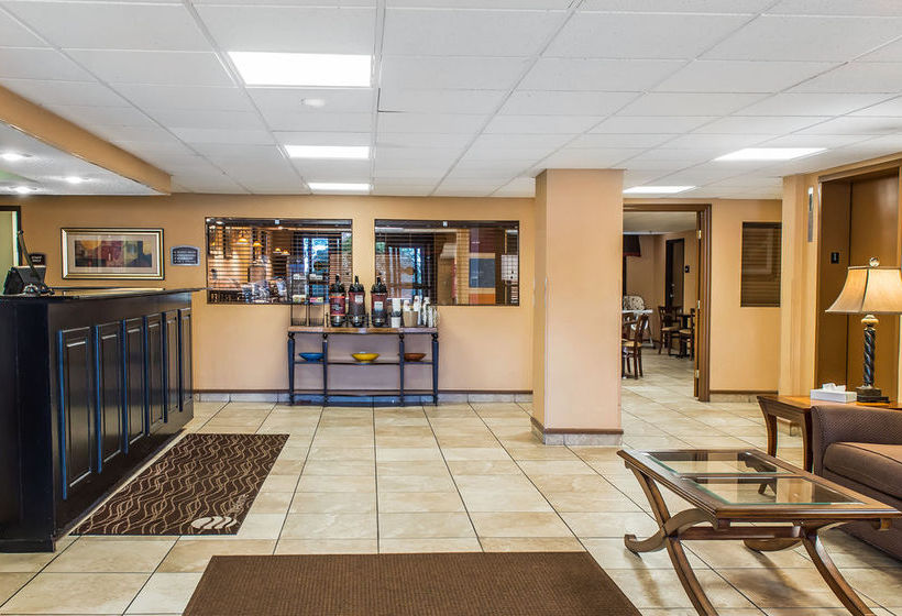 Отель Quality Inn Greensburg