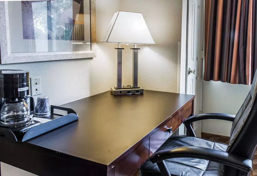 酒店 Quality Inn Greensburg