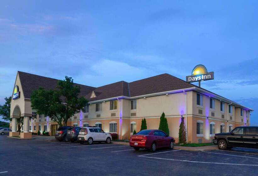 בית מלון כפרי Days Inn By Wyndham Milan Sandusky South