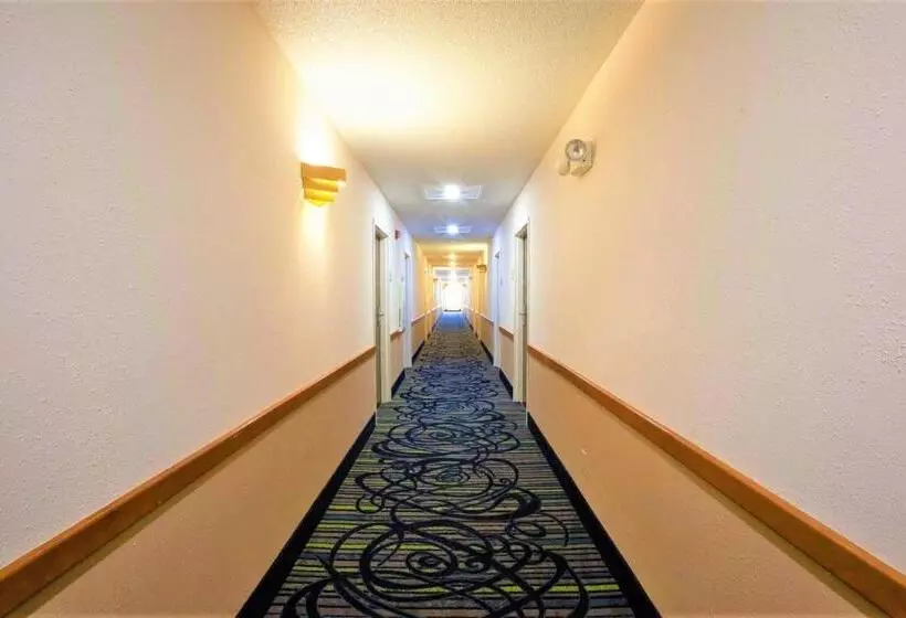 호텔 Days Inn By Wyndham Milan Sandusky South