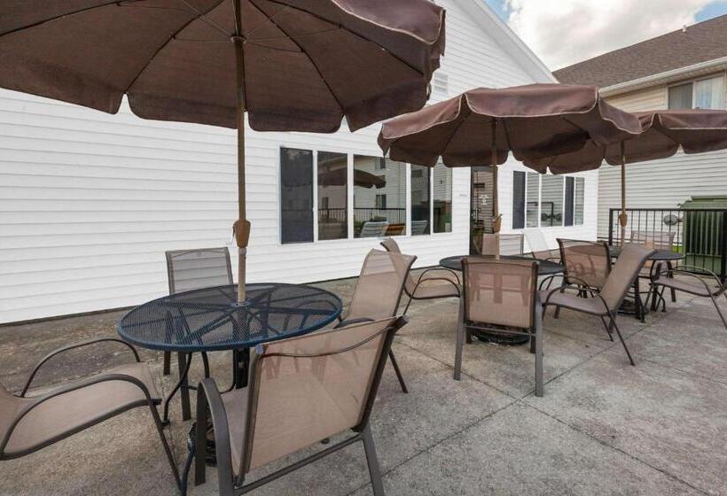 בית מלון כפרי Days Inn By Wyndham Milan Sandusky South