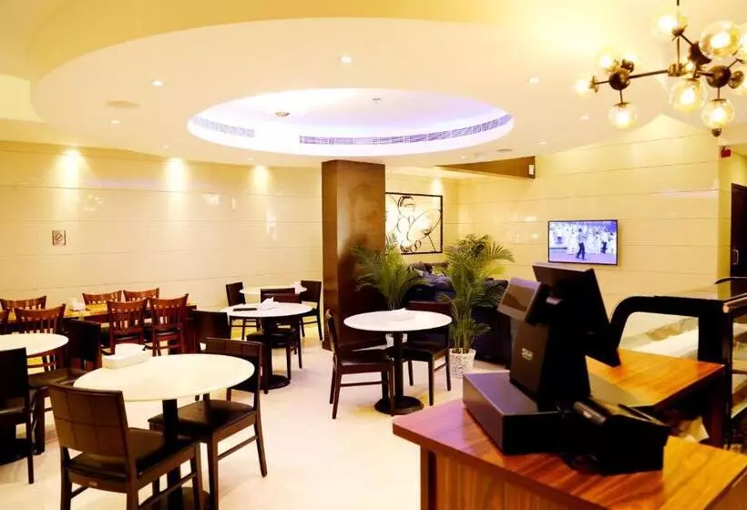 Отель Grand Square