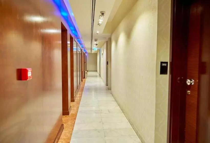 Отель Grand Square