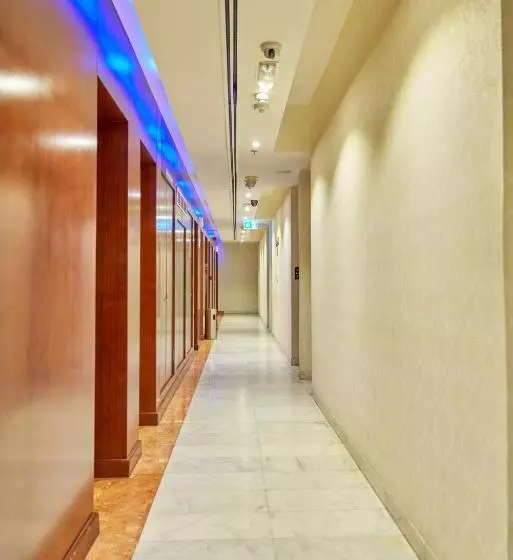 Отель Grand Square