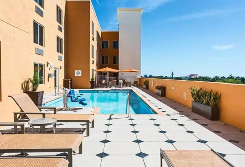 Szálloda Holiday Inn Express Fort Lauderdale Airport South, An Ihg