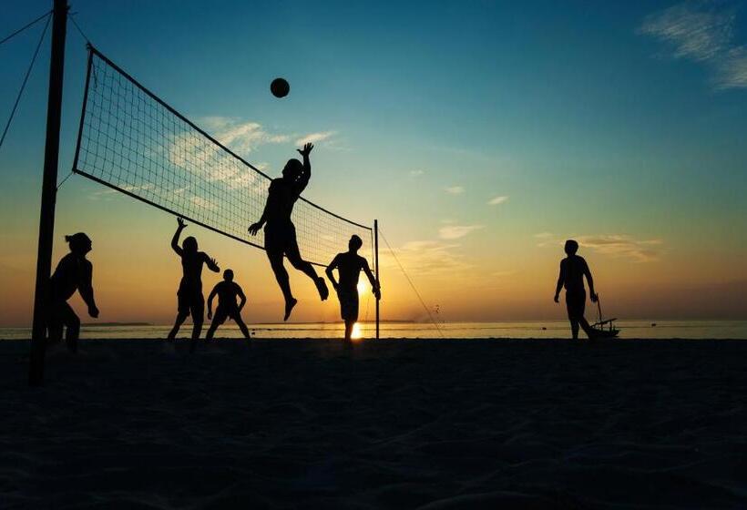 هتل Reethi Beach Resort