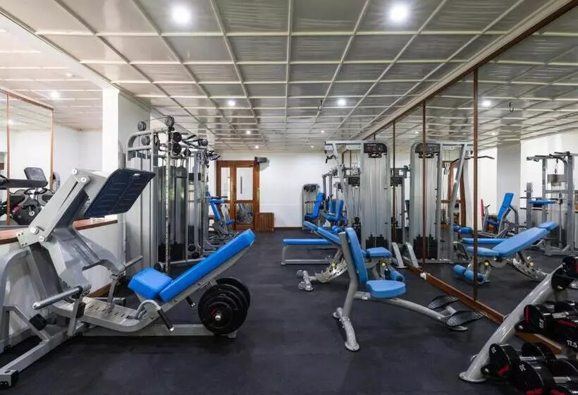 هتل Reethi Beach Resort