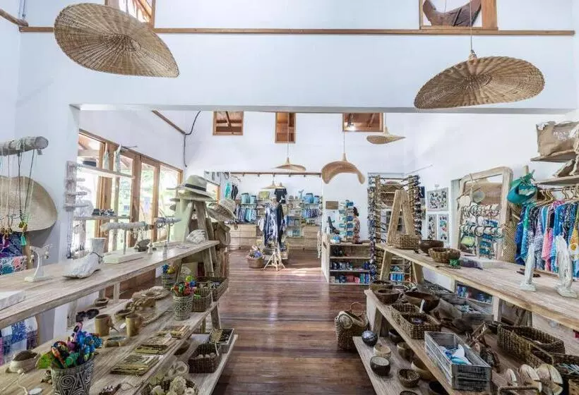 هتل Reethi Beach Resort