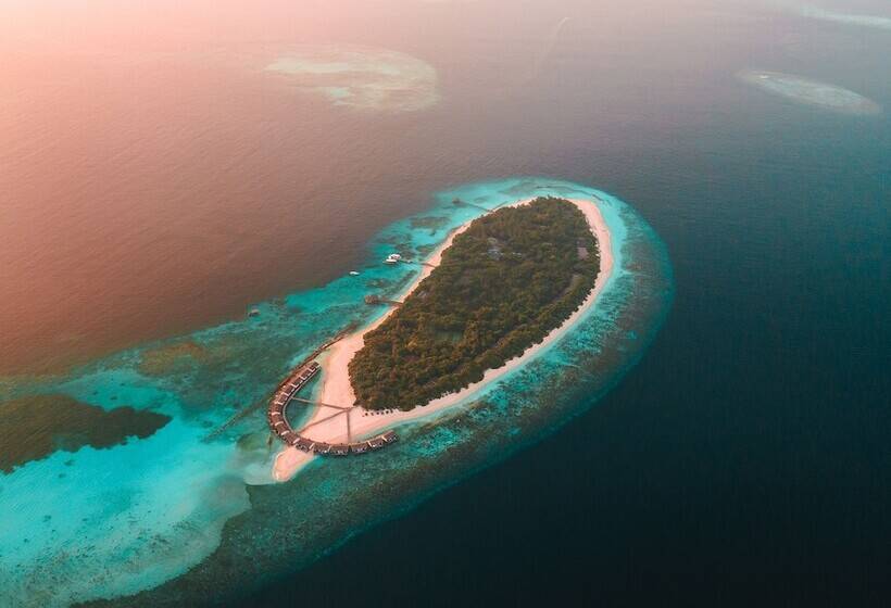 هتل Reethi Beach Resort