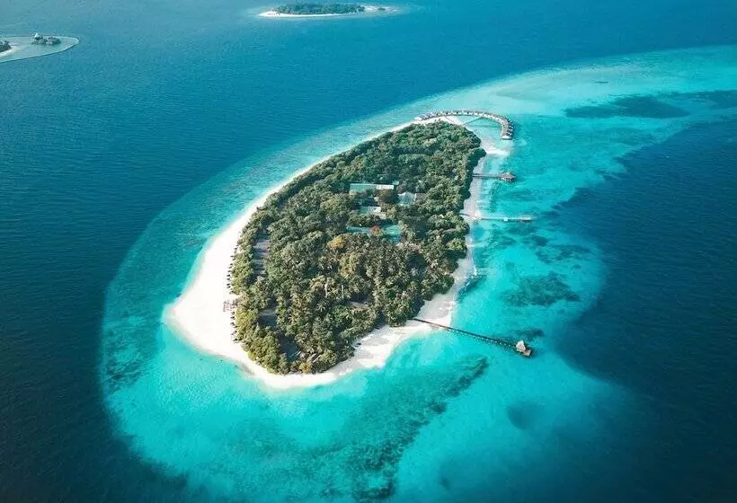 هتل Reethi Beach Resort