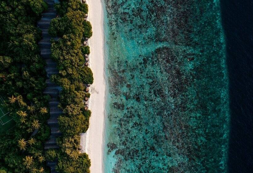 هتل Reethi Beach Resort
