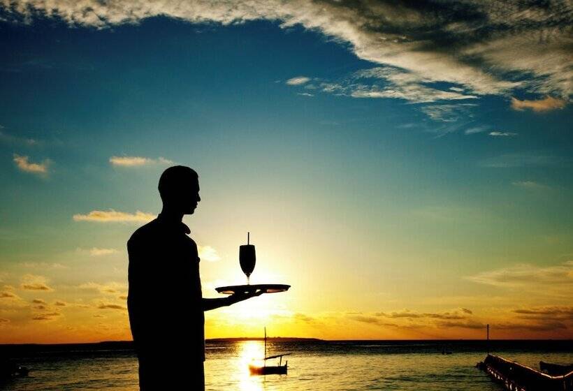 هتل Reethi Beach Resort