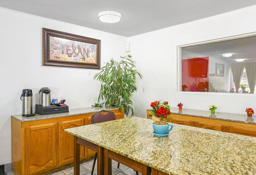 OYO Hotel Irving DFW Airport South