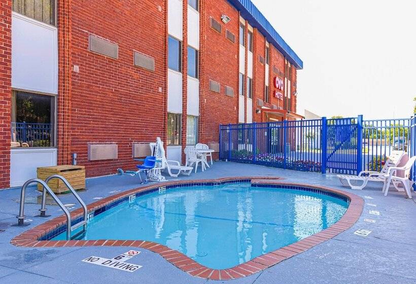 OYO Hotel Irving DFW Airport South