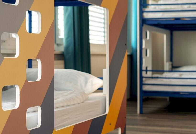 Hotelli a&o Graz Hauptbahnhof