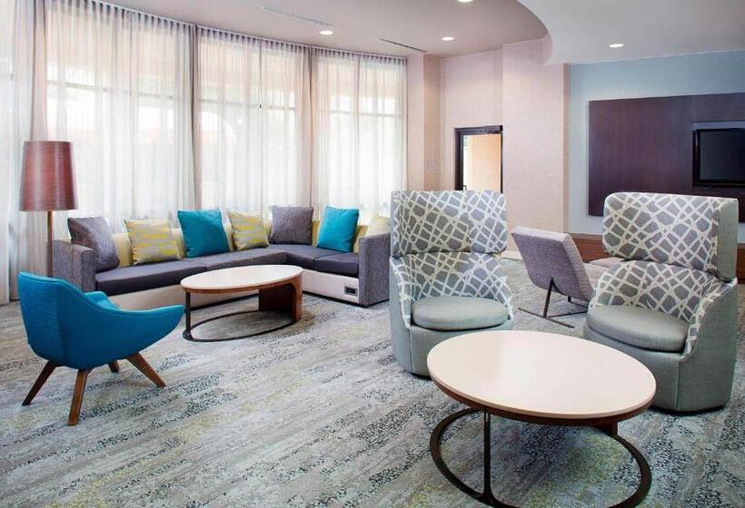 Отель Courtyard By Marriott Roanoke Airport