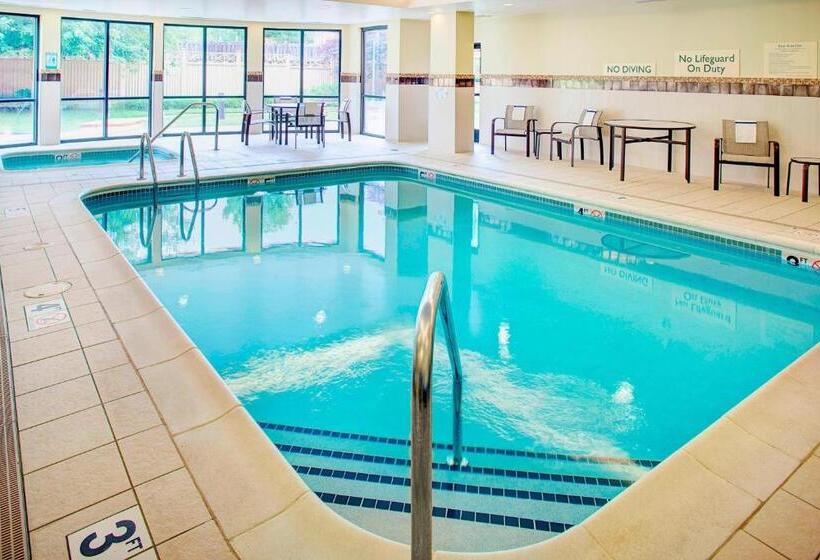 Отель Courtyard By Marriott Roanoke Airport