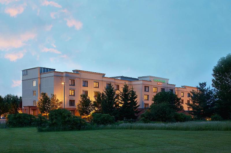 בית מלון כפרי Courtyard By Marriott Ithaca Airport/university