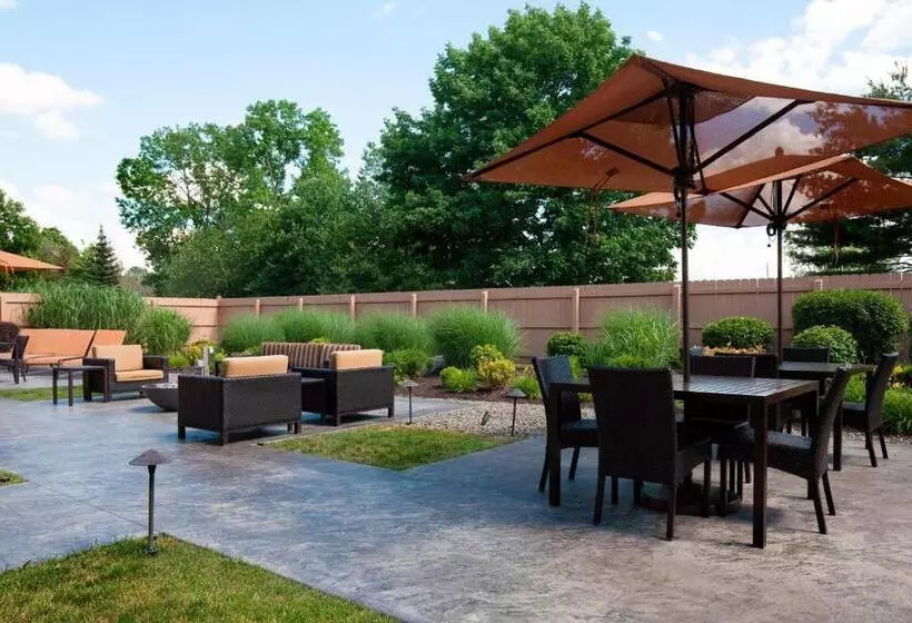 호텔 Courtyard By Marriott Ithaca Airport/university