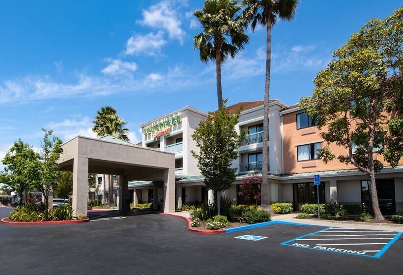 בית מלון כפרי Courtyard By Marriott Oakland Airport