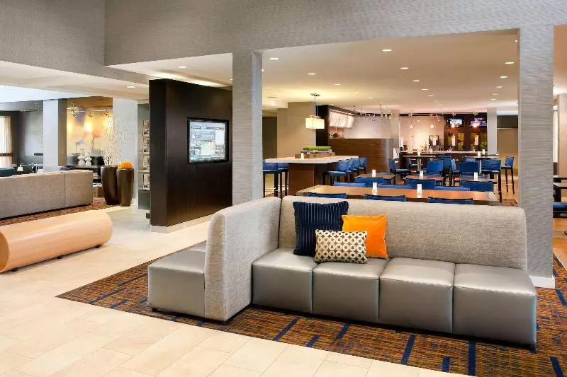 ホテル Courtyard By Marriott Oakland Airport