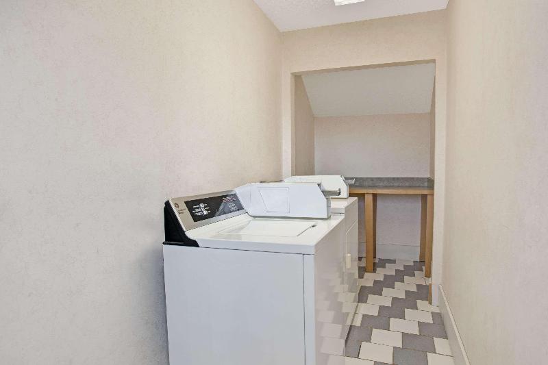 فندق Days Inn By Wyndham Marietta White Water