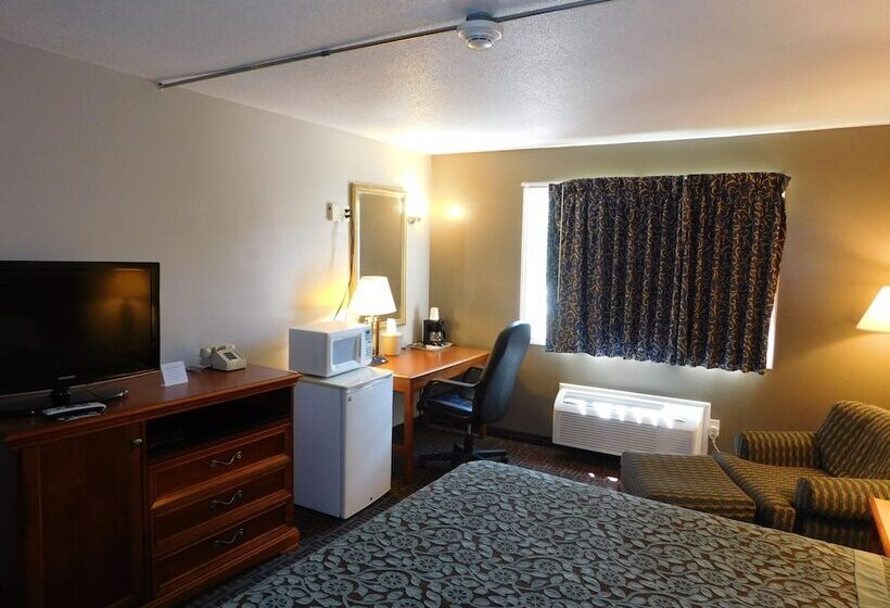 בית מלון כפרי Days Inn By Wyndham West Branch Iowa City Area