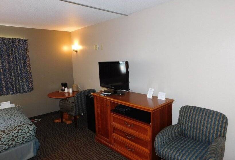 בית מלון כפרי Days Inn By Wyndham West Branch Iowa City Area