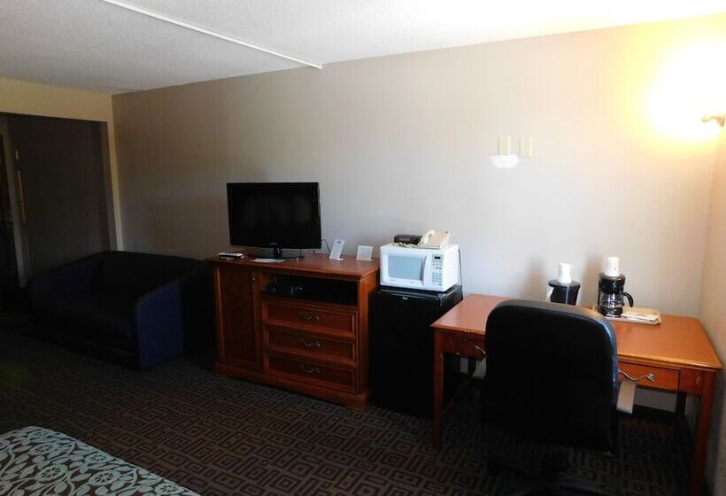 בית מלון כפרי Days Inn By Wyndham West Branch Iowa City Area