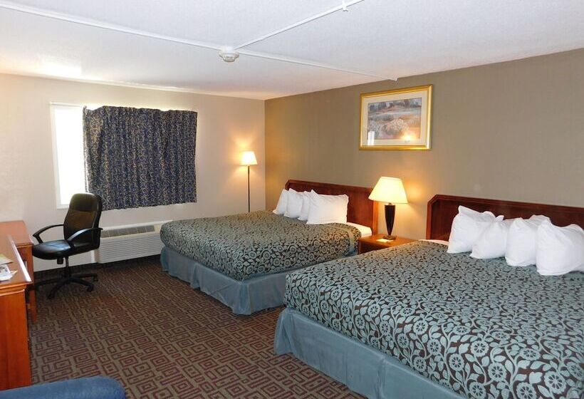 בית מלון כפרי Days Inn By Wyndham West Branch Iowa City Area
