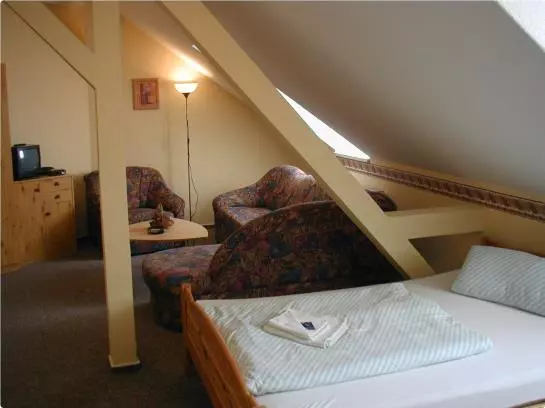 酒店 Deutsches Haus