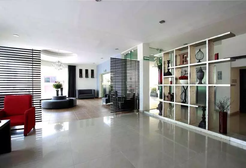 فندق Embajadores